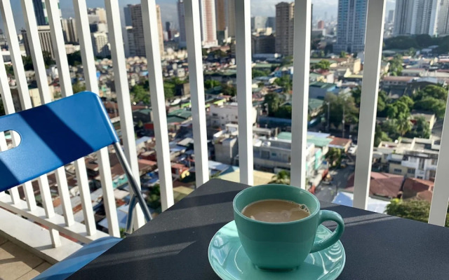 Condo Unit With Balcony in Manila