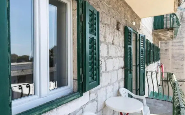 Apinelo Port Rooms