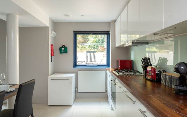YKP Apartments - Mornington Crescent