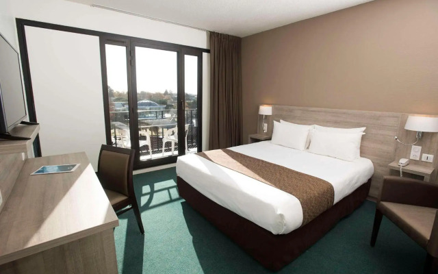 Vallian Village Hotel