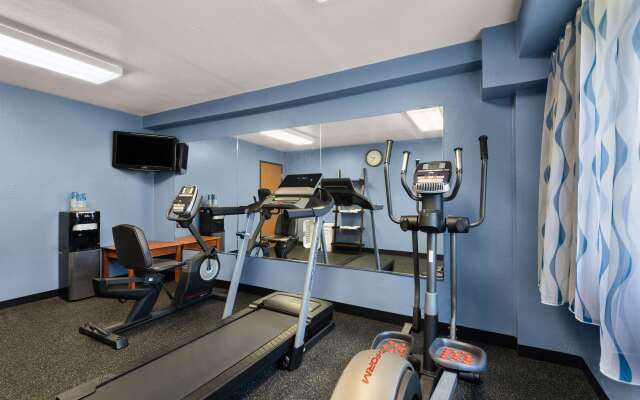 Days Inn by Wyndham Newton