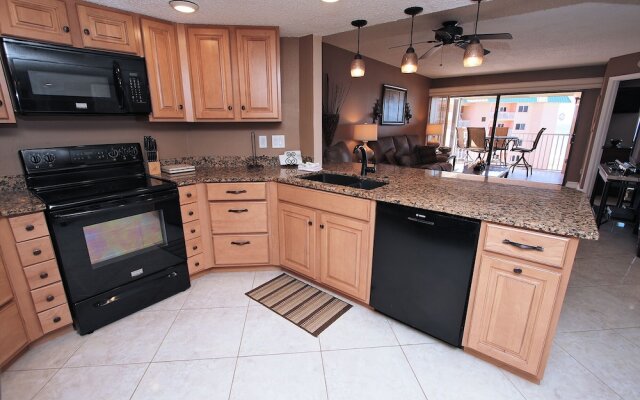 Beach Palms 402