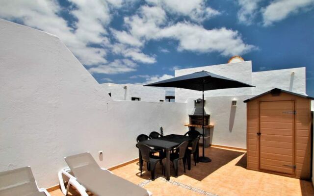 105068 - Apartment in Puerto del Carmen