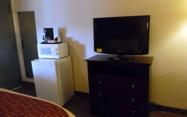 Red Roof Inn & Suites Oklahoma City Southwest