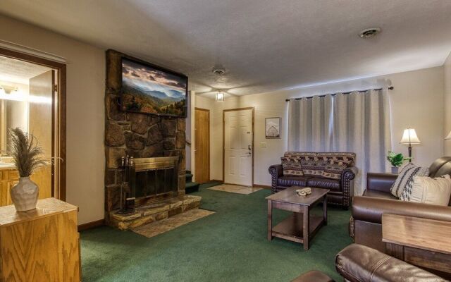 Pinecrest Hotel B