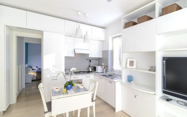 Lovely Home Spanish Steps with Balcony