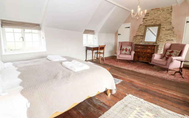 Holly Cottage