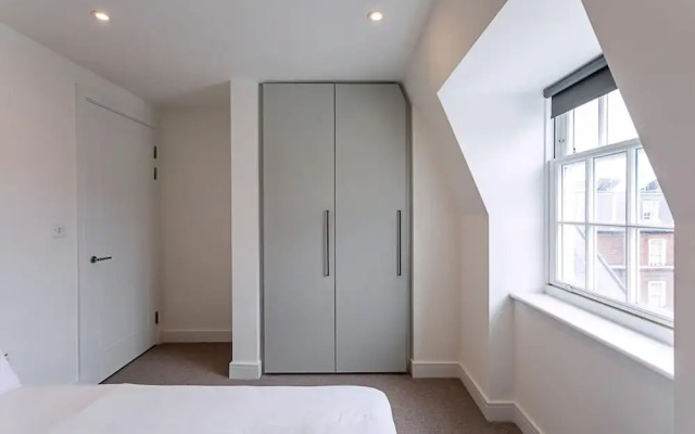 Modern and Stylish Apartment in West Kensington