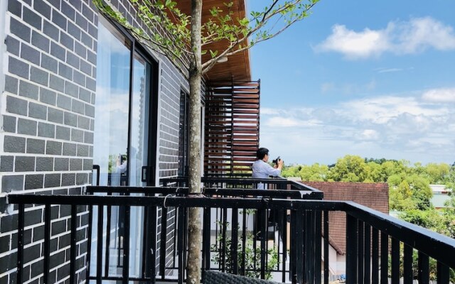 The Lam Resort