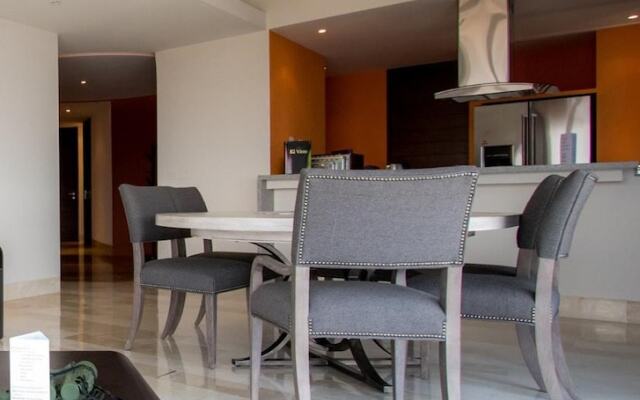 Miyana Amazing CityView Suite  by LiveMexicoCity