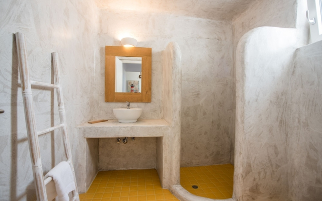 Fabulous pool villa near the beach by VillaRentalsgr