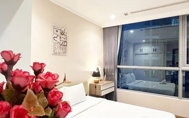 Luxury Apartment at Vinhomes Central #7