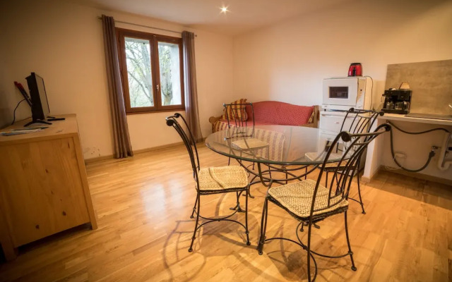 Chalet Les Moineaux : Gites et Chambres d'Hotes