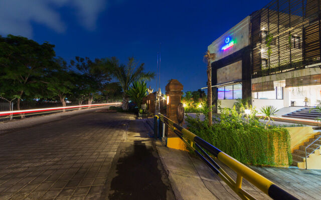 RedDoorz Plus near Mall Bali Galeria 2