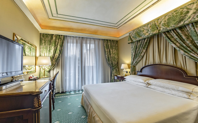 River Château Hotel