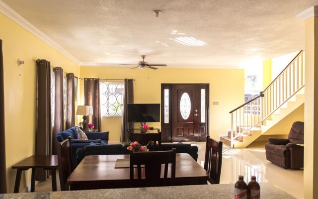 Country Mist 3 bedroom Vacation Home