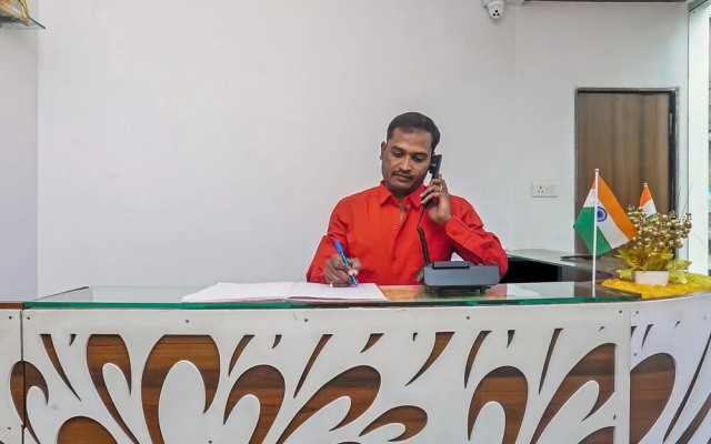 OYO Flagship 26583 Hotel Kohinoor Plaza