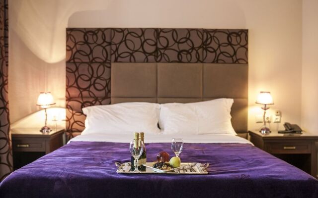 Veltsi Hotel