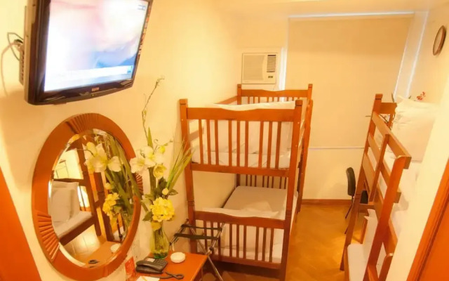 Townhouse OAK Avitel Hotel