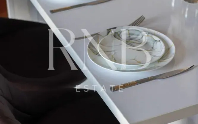 Kamolon 113 by RNB estate