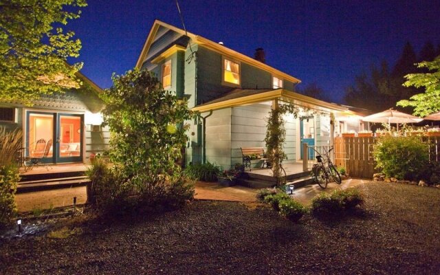 Blue Moon House ~ Just Five Blocks From Osf!