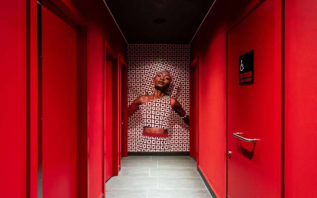 Radisson RED Hotel, Johannesburg Rosebank