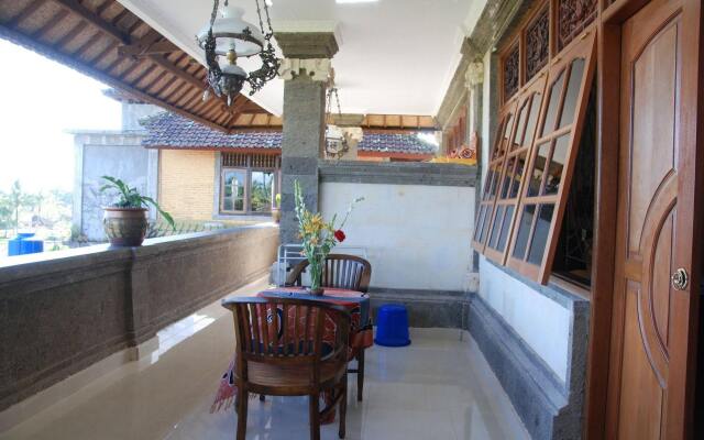 Warji House 2 Bungalows