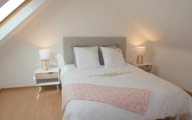 Holiday Home With Partial sea View, Douarnenez