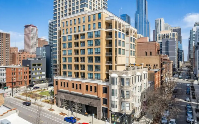 Chicago River Side Suites