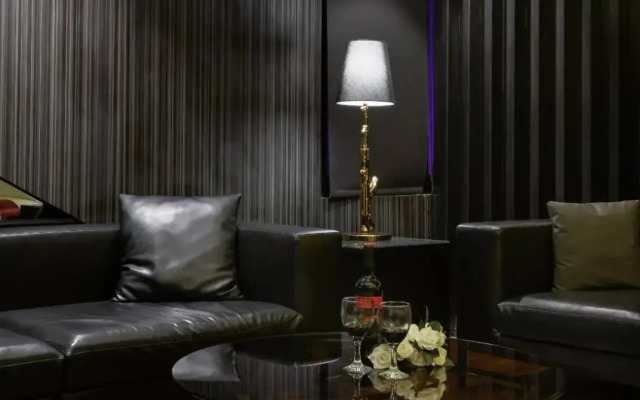 M hotel
