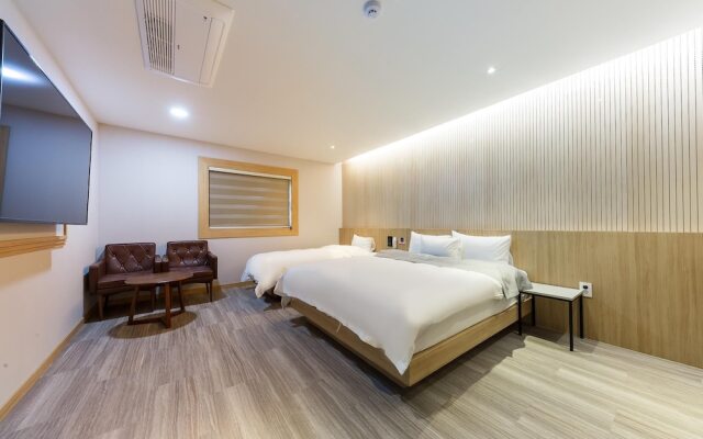 Boeun Malti Self Check-In Motel