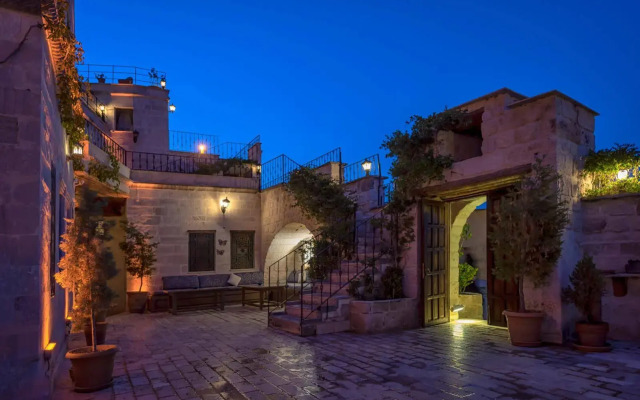 Sinasos Palace Cave Hotel