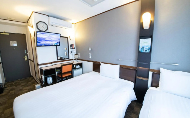 Toyoko Inn Toyama Station Shinkansen 2