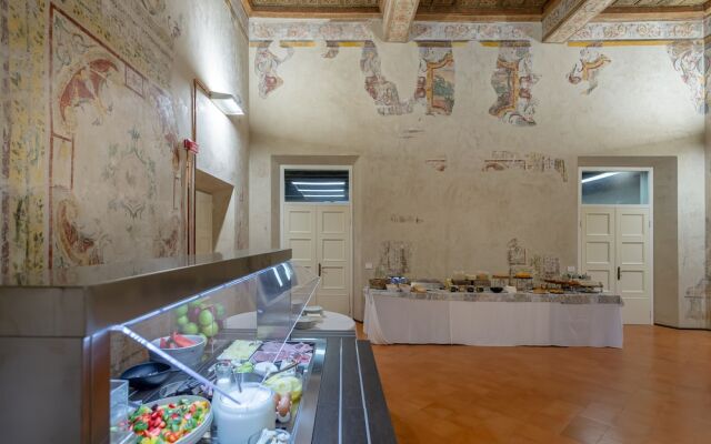 Bonacolsi Collection , Mantegna Hotels