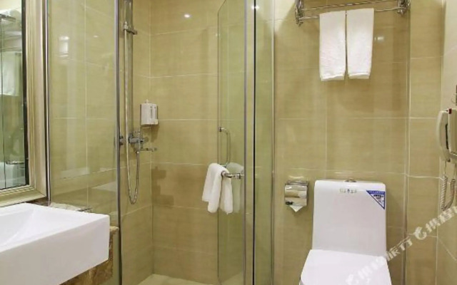 Borrman Hotel (Chongqing Qijiang East Station Shaxihe Park Store)