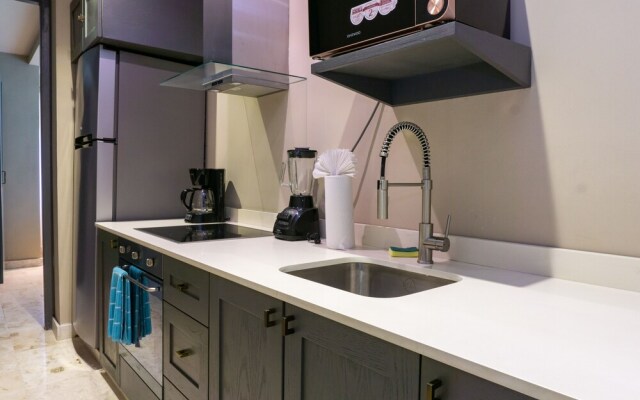 Lotus 2 Condo One Block Away from Mamitas Beach Club by RedAwning