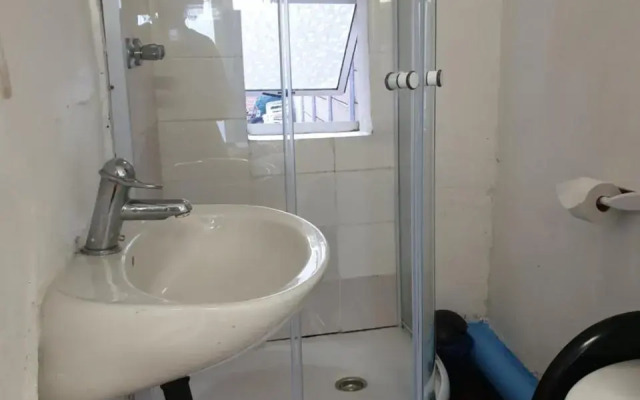 Cozy Private En Suite Studio