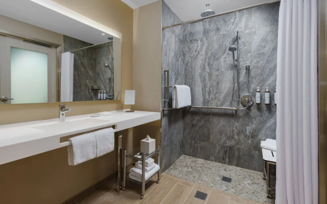 AC Hotel Naples 5th Avenue