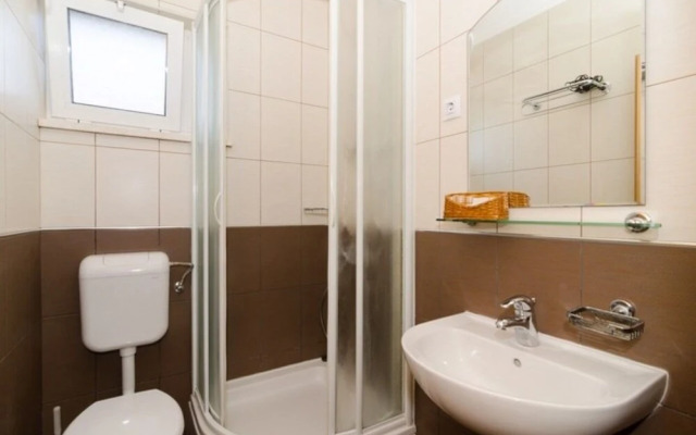 Pavo - Comfortable With Parking Space - SA2