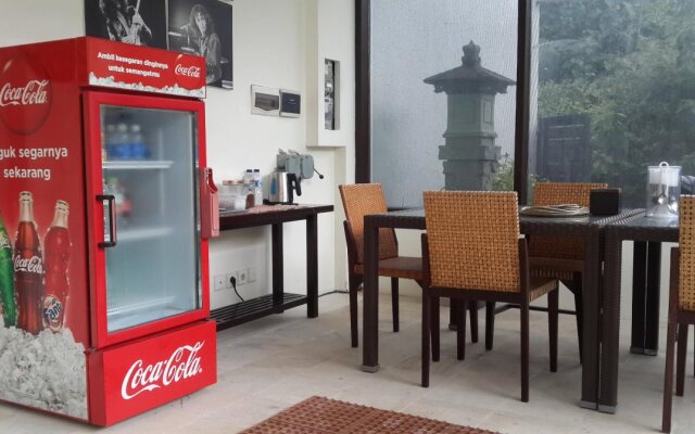 Jolie Hostel Bali