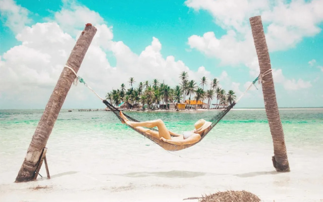 Private Over-the-Water Cabin in San Blas including Meals