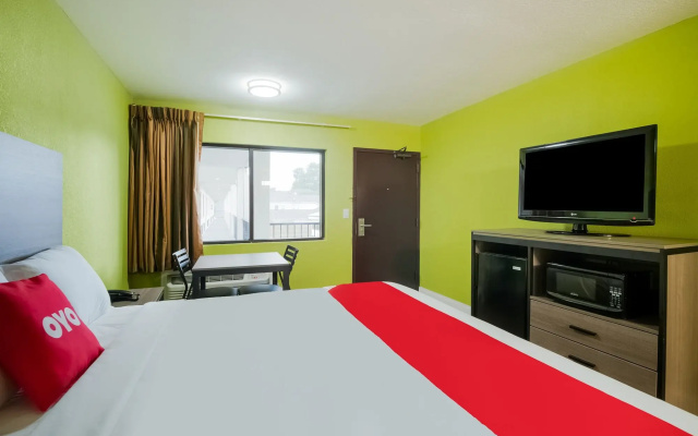 OYO Hotel Houston N Fm-1960 Champions TX