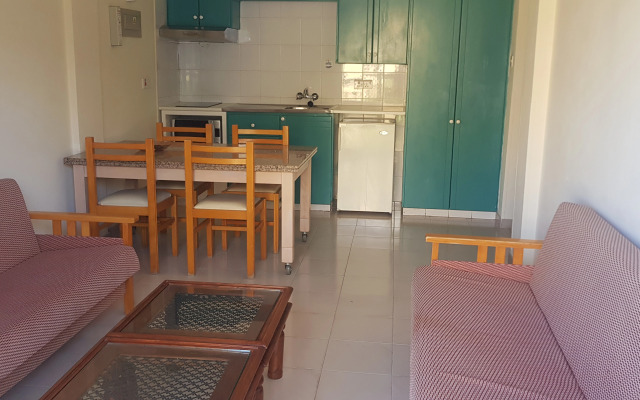 Senator Hotel Apartments - Adults Only