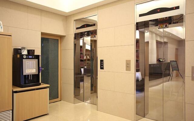 Honors Hotel
