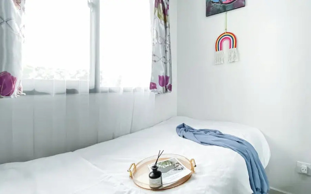 Stunning 2Br Apartment At Daan Mogot City