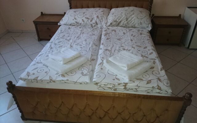 Hotel Happy