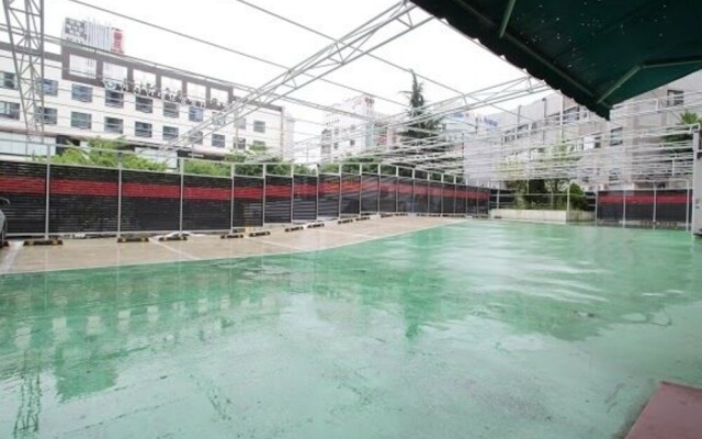 N Motel