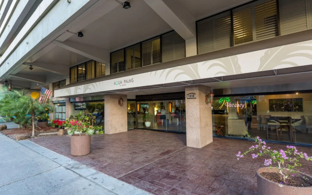 Aqua Palms Waikiki