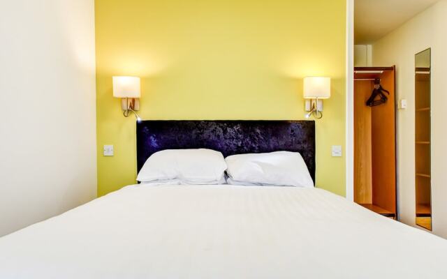 The Hotel Rafiya, Redditch