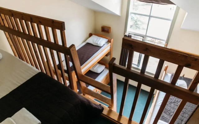 HI Lake Louise Alpine Centre - Hostel